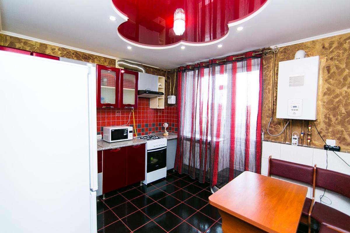 Vip Apartmens Faraon On Illinskaya 1 Floor Soumy Extérieur photo